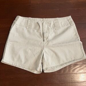 Women's Tommy Hilfiger Khaki Shorts Size 8
